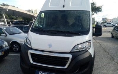 Peugeot Boxer 2.2 BlueHDi 165cv Manual de 6 velocidades STT (17m³)